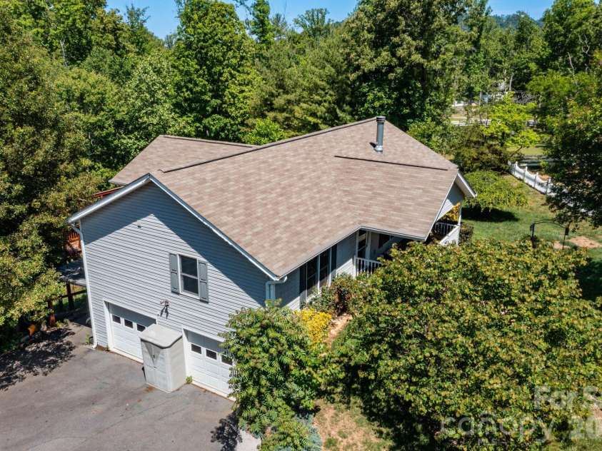 6 Arrowhead Lane, Weaverville, NC 28787.  MLS# CAR4363937, YatesRealty ID 20910. 