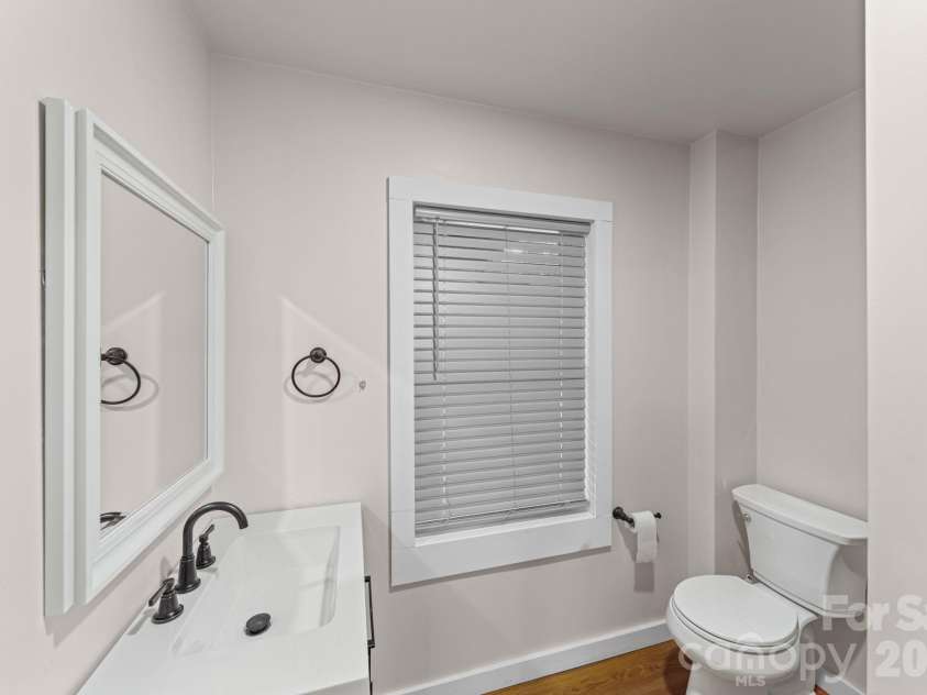 200 Maple Court, Lexington, NC 27295.  MLS# CAR4390895, YatesRealty ID 20911. Basement Full bathroom