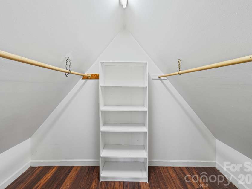 200 Maple Court, Lexington, NC 27295.  MLS# CAR4390895, YatesRealty ID 20911. Primary Closet