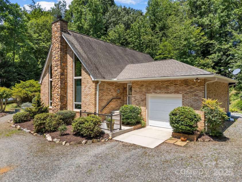 266 Case Street, Columbus, NC 28722.  MLS# CAR4265986, YatesRealty ID 20911. Main entry & 1-car Garage