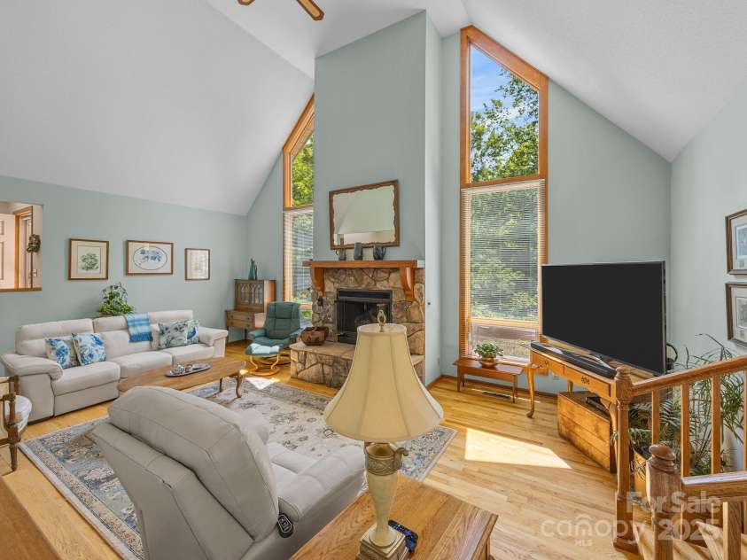 266 Case Street, Columbus, NC 28722.  MLS# CAR4265986, YatesRealty ID 20911. Spacious Living Room!