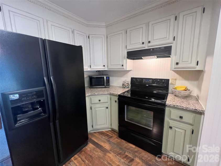 837 Deerfield Drive, Mount Holly, NC 28120.  MLS# CAR4375900, YatesRealty ID 20913. 
