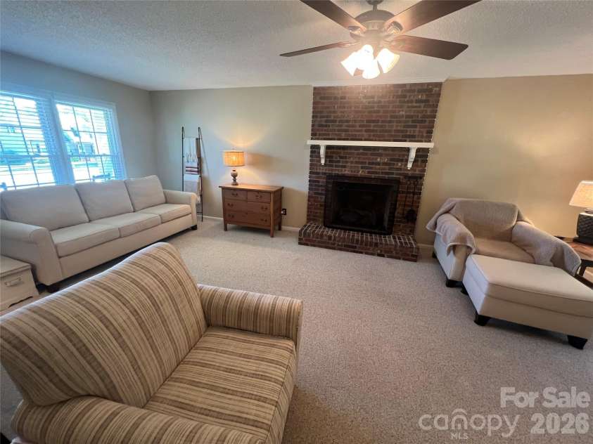 837 Deerfield Drive, Mount Holly, NC 28120.  MLS# CAR4375900, YatesRealty ID 20913. 