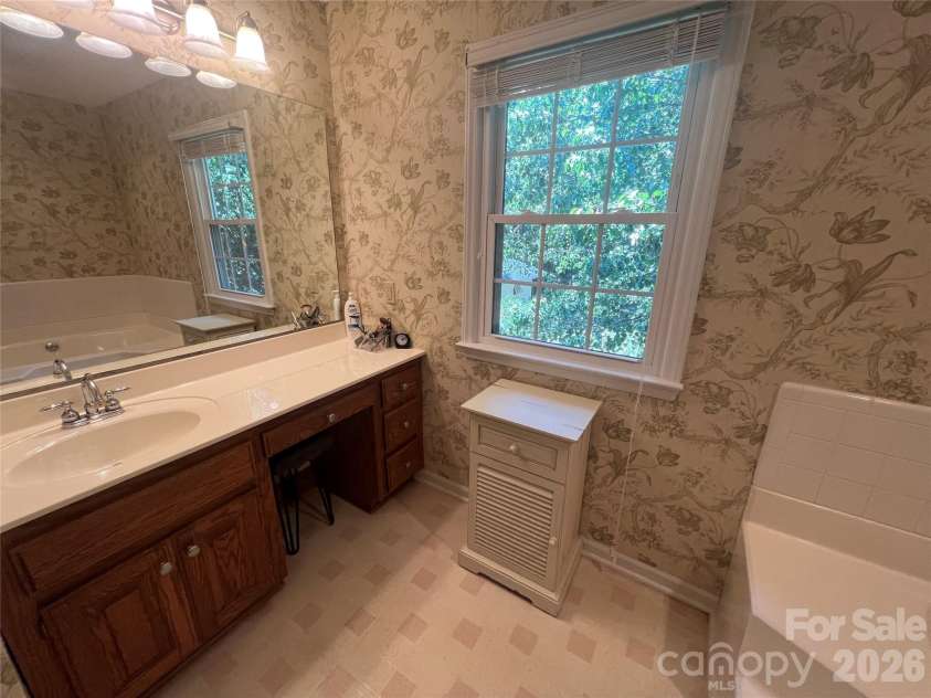 837 Deerfield Drive, Mount Holly, NC 28120.  MLS# CAR4375900, YatesRealty ID 20913. 