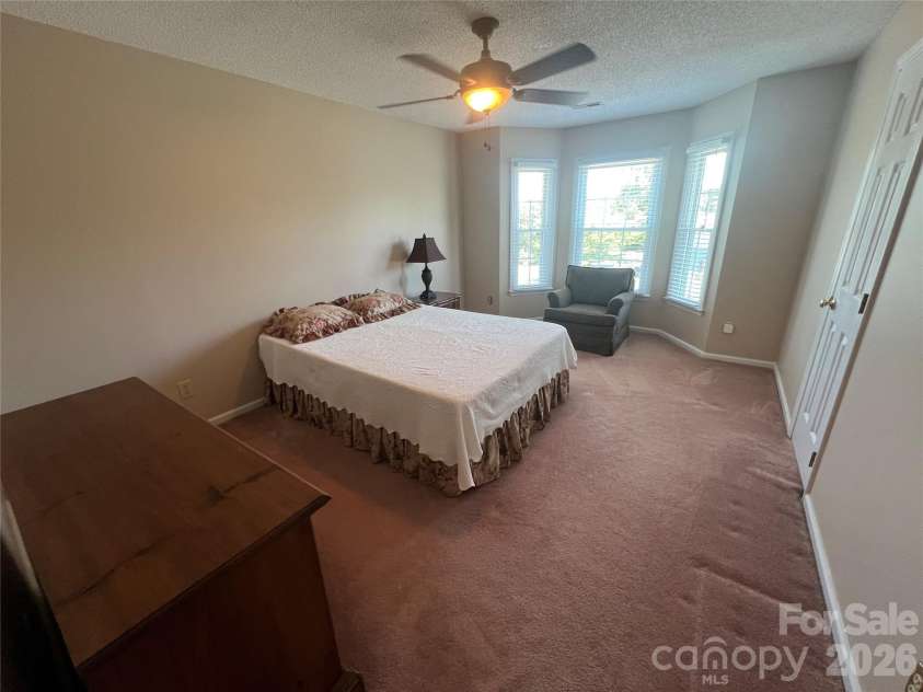 837 Deerfield Drive, Mount Holly, NC 28120.  MLS# CAR4375900, YatesRealty ID 20913. 