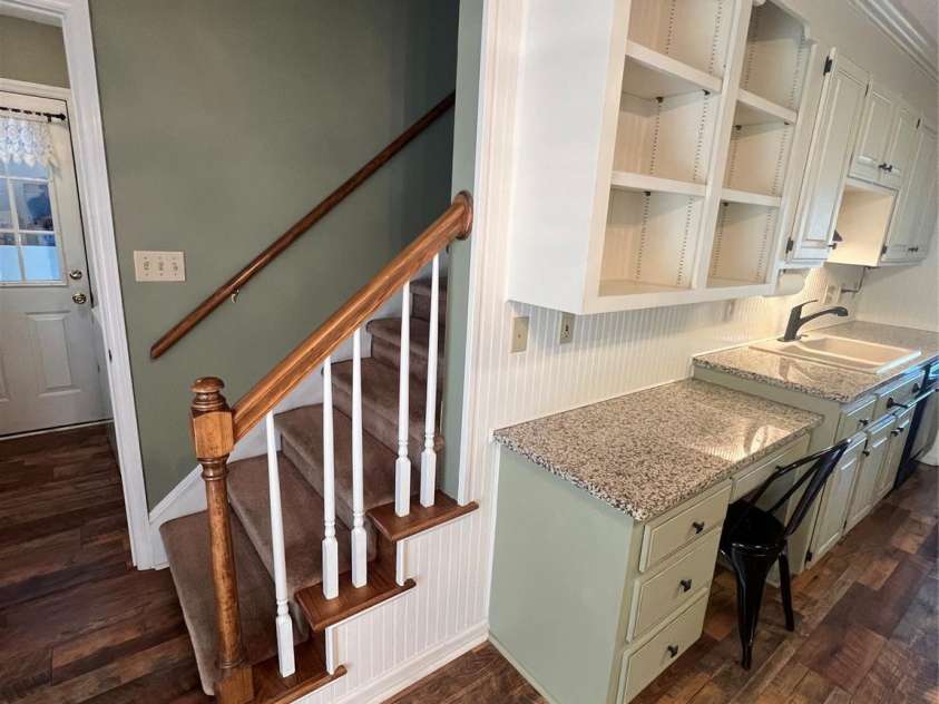 837 Deerfield Drive, Mount Holly, NC 28120.  MLS# CAR4375900, YatesRealty ID 20913. 