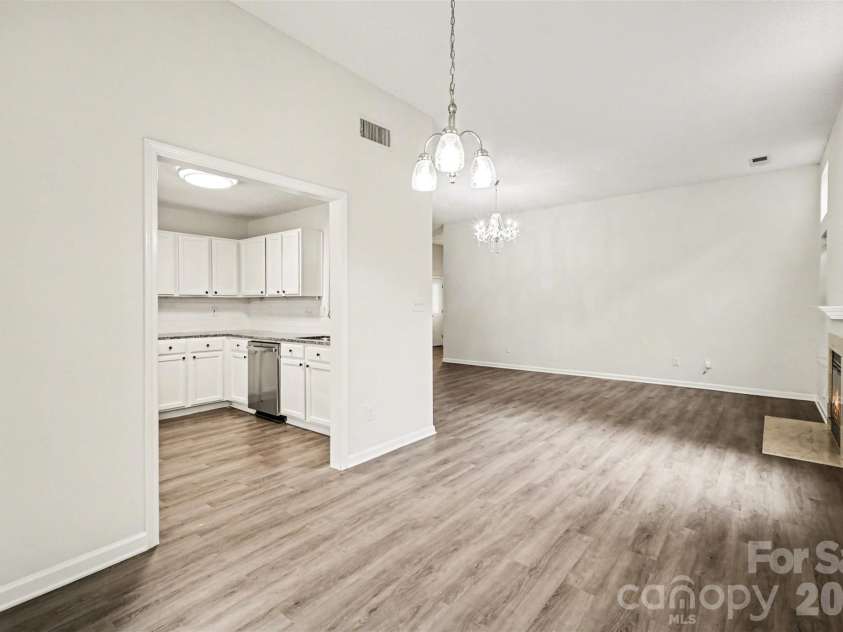 5806 Pennycross Lane, Charlotte, NC 28216.  MLS# CAR4363678, YatesRealty ID 20914. 