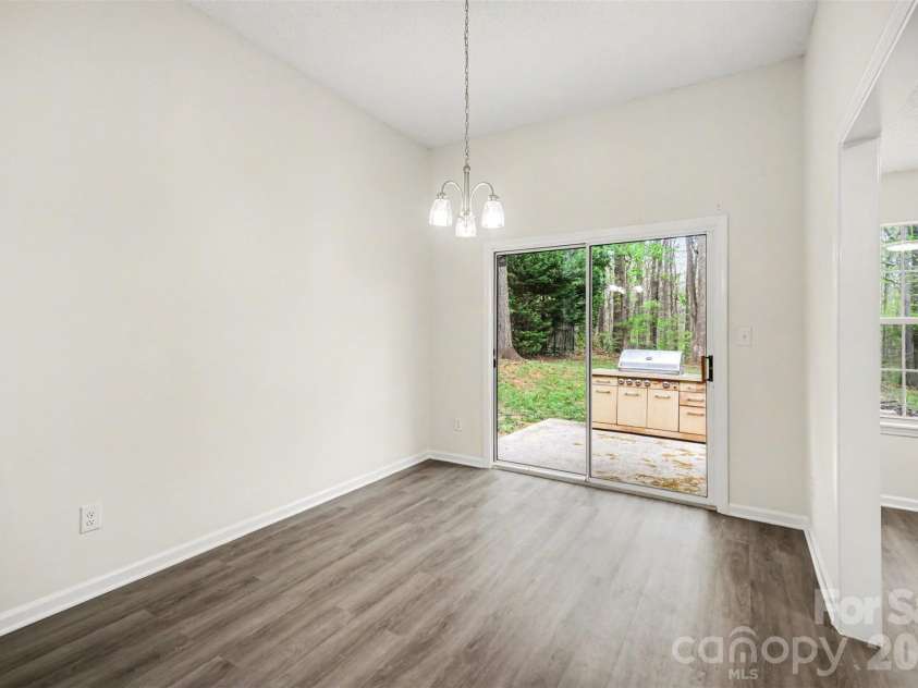 5806 Pennycross Lane, Charlotte, NC 28216.  MLS# CAR4363678, YatesRealty ID 20914. 