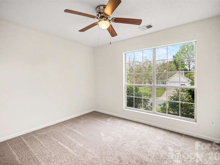 5806 Pennycross Lane, Charlotte, NC 28216.  MLS# CAR4363678, YatesRealty ID 20914. 