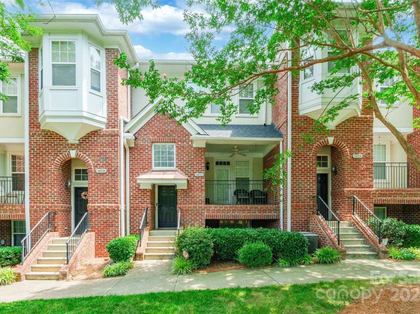 14222 Richmond Park Avenue, Charlotte, NC 28277.  MLS# CAR4271322, YatesRealty ID 20915. 