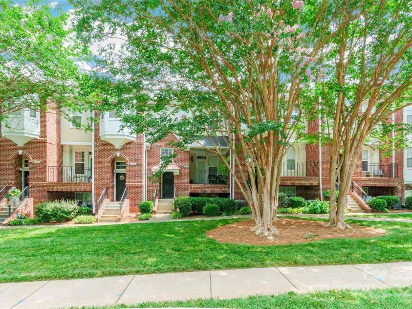 14222 Richmond Park Avenue, Charlotte, NC 28277.  MLS# CAR4271322, YatesRealty ID 20915. 