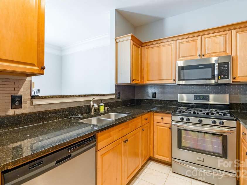 14222 Richmond Park Avenue, Charlotte, NC 28277.  MLS# CAR4271322, YatesRealty ID 20915. 