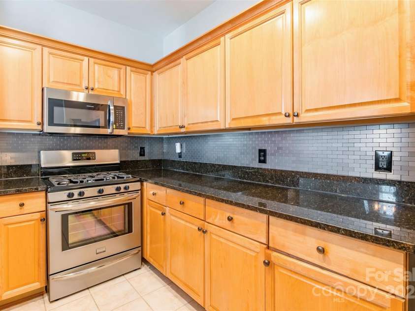 14222 Richmond Park Avenue, Charlotte, NC 28277.  MLS# CAR4271322, YatesRealty ID 20915. 