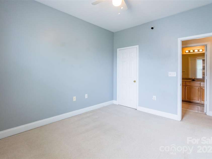 14222 Richmond Park Avenue, Charlotte, NC 28277.  MLS# CAR4271322, YatesRealty ID 20915. 
