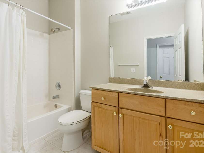 14222 Richmond Park Avenue, Charlotte, NC 28277.  MLS# CAR4271322, YatesRealty ID 20915. 