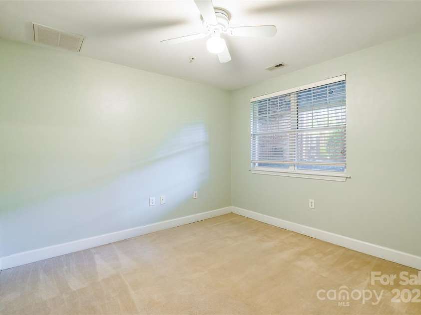 14222 Richmond Park Avenue, Charlotte, NC 28277.  MLS# CAR4271322, YatesRealty ID 20915. 