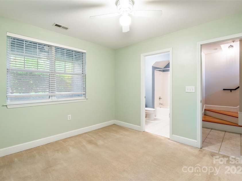 14222 Richmond Park Avenue, Charlotte, NC 28277.  MLS# CAR4271322, YatesRealty ID 20915. 