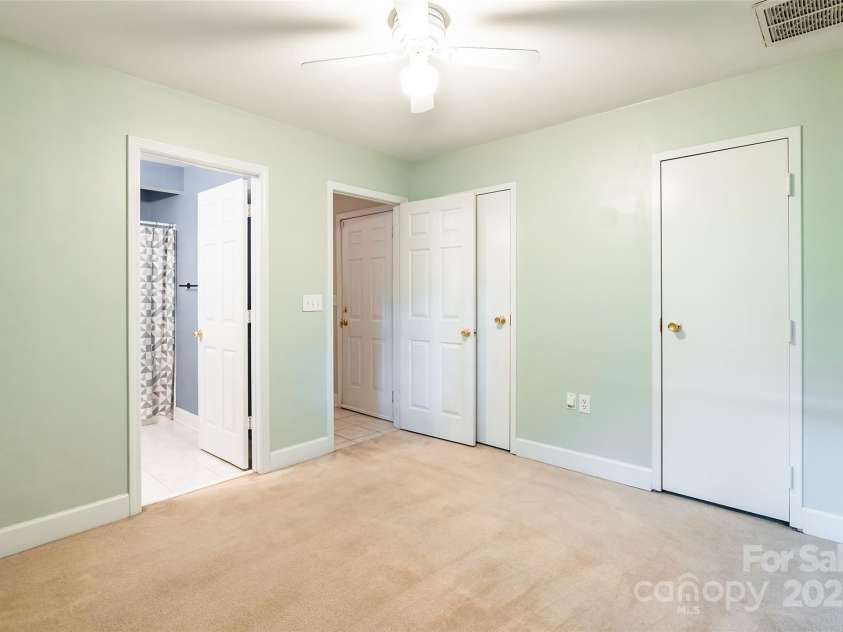 14222 Richmond Park Avenue, Charlotte, NC 28277.  MLS# CAR4271322, YatesRealty ID 20915. 