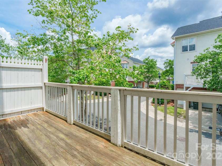 14222 Richmond Park Avenue, Charlotte, NC 28277.  MLS# CAR4271322, YatesRealty ID 20915. 