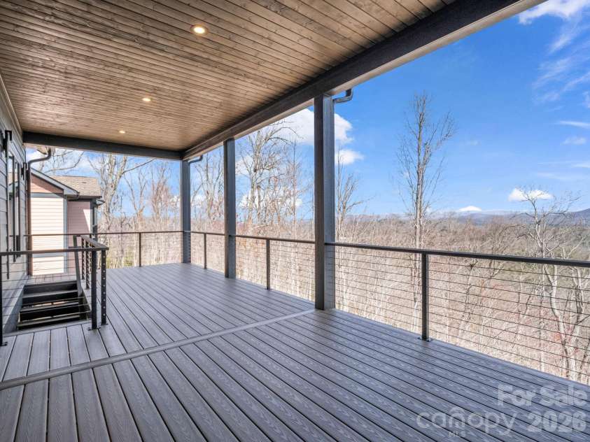 90 Summit Hill Road, Hendersonville, NC 28791.  MLS# CAR4359602, YatesRealty ID 20915. 