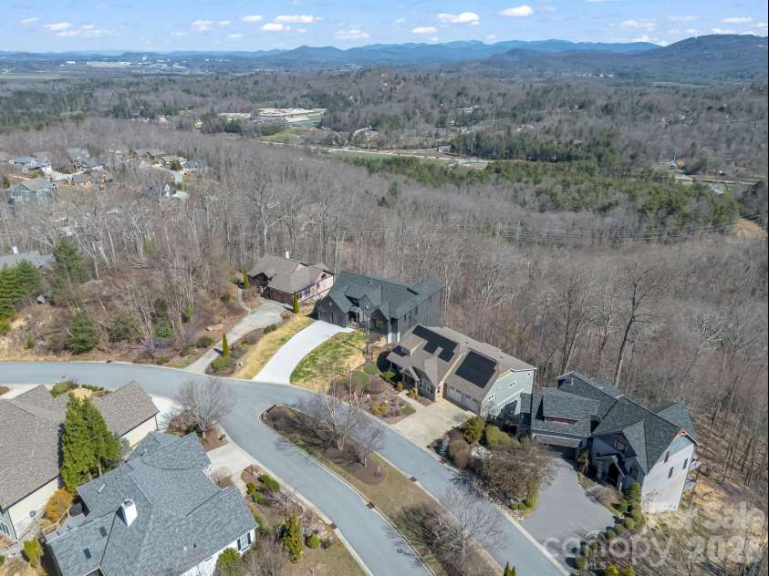90 Summit Hill Road, Hendersonville, NC 28791.  MLS# CAR4359602, YatesRealty ID 20915. 