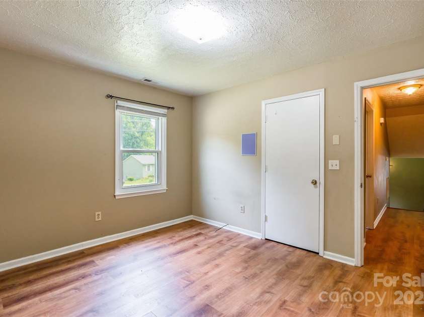 2675 Tablerock Road, Lenoir, NC 28645.  MLS# CAR4271816, YatesRealty ID 20916. 