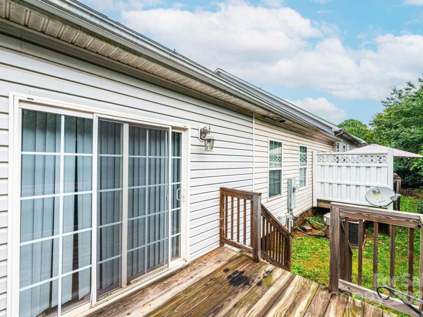 1492 Mulberry Ridge Drive, Newton, NC 28658.  MLS# CAR4272120, YatesRealty ID 20917. 