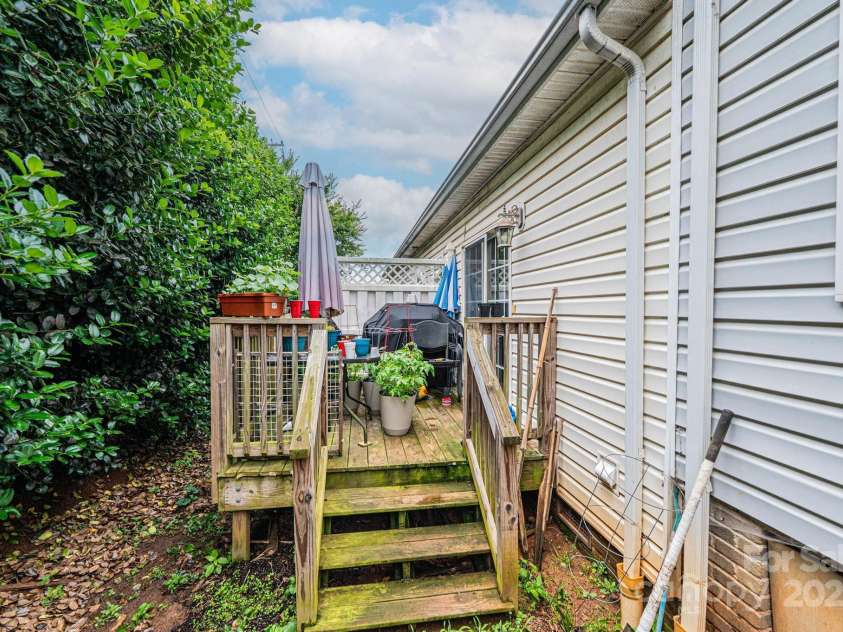 1492 Mulberry Ridge Drive, Newton, NC 28658.  MLS# CAR4272120, YatesRealty ID 20917. 