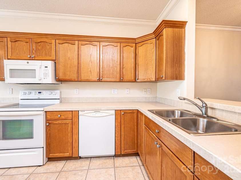 1492 Mulberry Ridge Drive, Newton, NC 28658.  MLS# CAR4272120, YatesRealty ID 20917. 