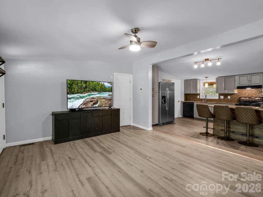 285 Dix Creek No 1 Road, Leicester, NC 28748.  MLS# CAR4374452, YatesRealty ID 20917. 