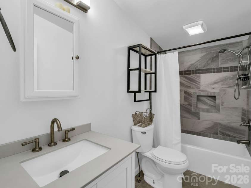 285 Dix Creek No 1 Road, Leicester, NC 28748.  MLS# CAR4374452, YatesRealty ID 20917. 