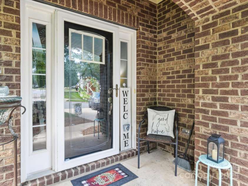 9428 Carneros Creek Road, Charlotte, NC 28214.  MLS# CAR4272319, YatesRealty ID 20918. 