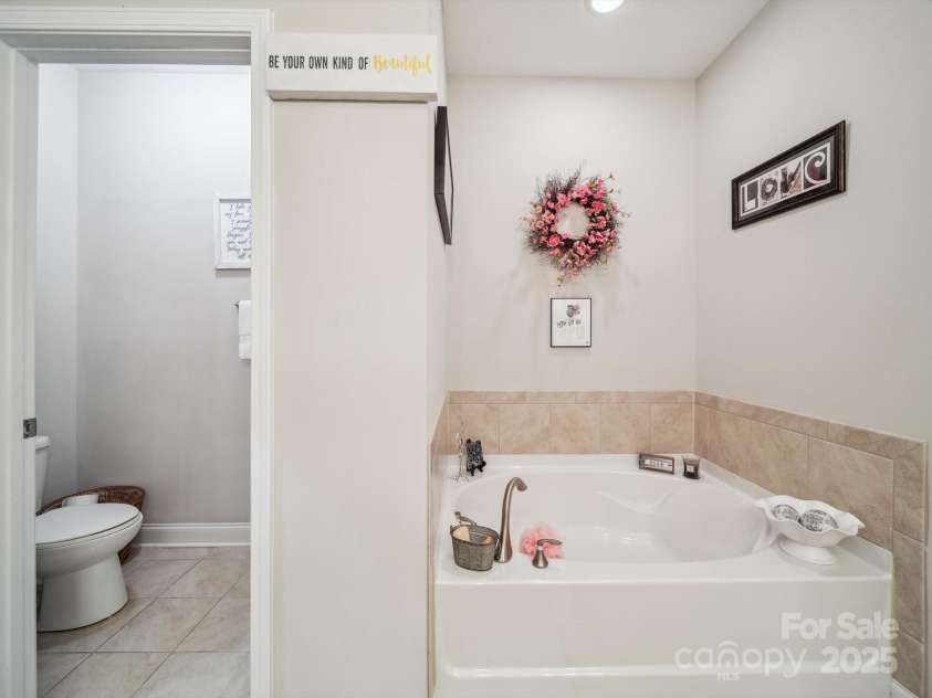 9428 Carneros Creek Road, Charlotte, NC 28214.  MLS# CAR4272319, YatesRealty ID 20918. 