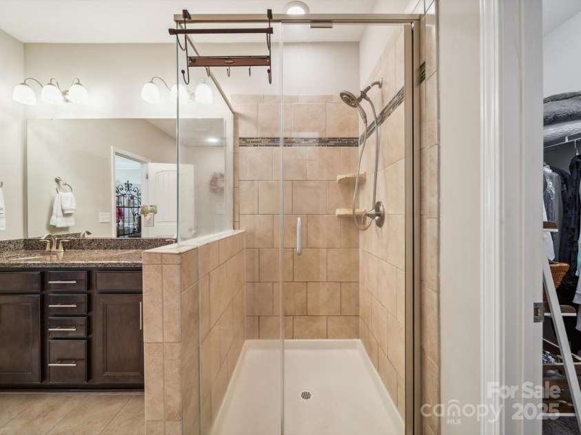 9428 Carneros Creek Road, Charlotte, NC 28214.  MLS# CAR4272319, YatesRealty ID 20918. 