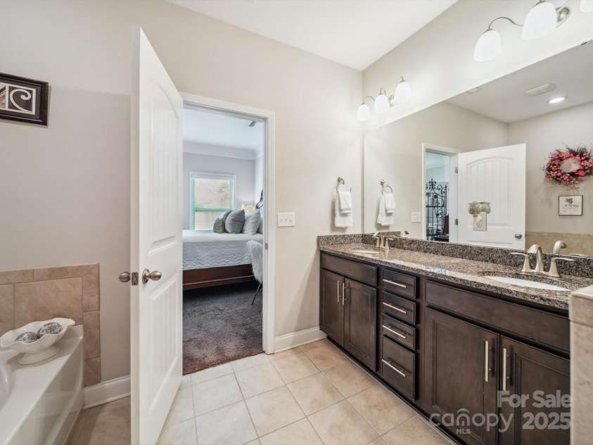 9428 Carneros Creek Road, Charlotte, NC 28214.  MLS# CAR4272319, YatesRealty ID 20918. 