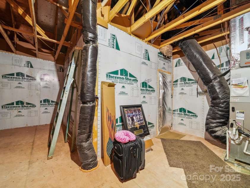 9428 Carneros Creek Road, Charlotte, NC 28214.  MLS# CAR4272319, YatesRealty ID 20918. 