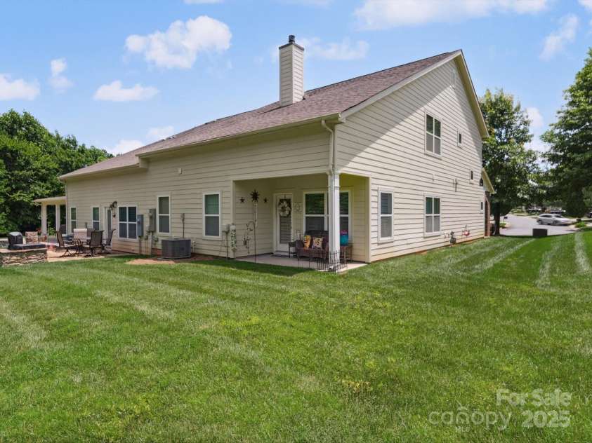 9428 Carneros Creek Road, Charlotte, NC 28214.  MLS# CAR4272319, YatesRealty ID 20918. 