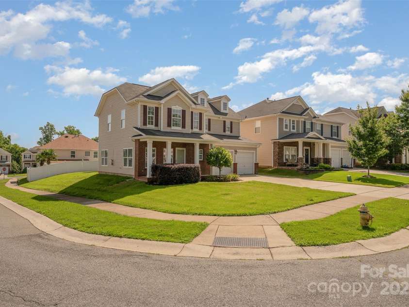 124 Glade Valley Avenue, Mooresville, NC 28117.  MLS# CAR4271579, YatesRealty ID 20919. 