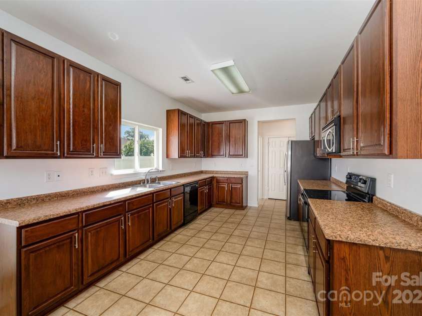 124 Glade Valley Avenue, Mooresville, NC 28117.  MLS# CAR4271579, YatesRealty ID 20919. 