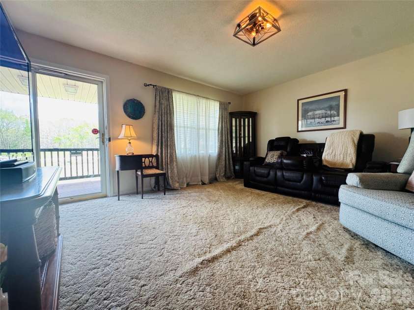 711 Simerson Road, Lexington, NC 27295.  MLS# CAR4366696, YatesRealty ID 20919. 