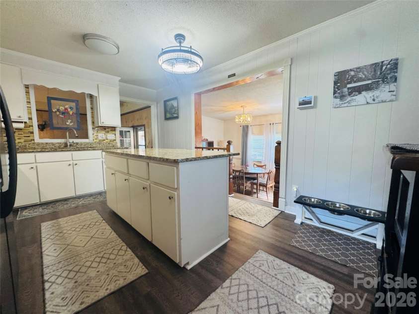 711 Simerson Road, Lexington, NC 27295.  MLS# CAR4366696, YatesRealty ID 20919. 