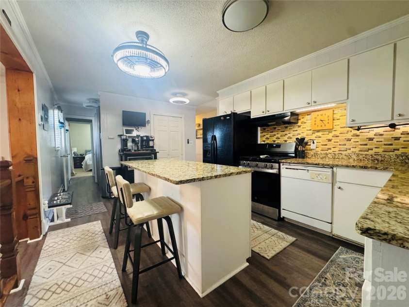 711 Simerson Road, Lexington, NC 27295.  MLS# CAR4366696, YatesRealty ID 20919. 