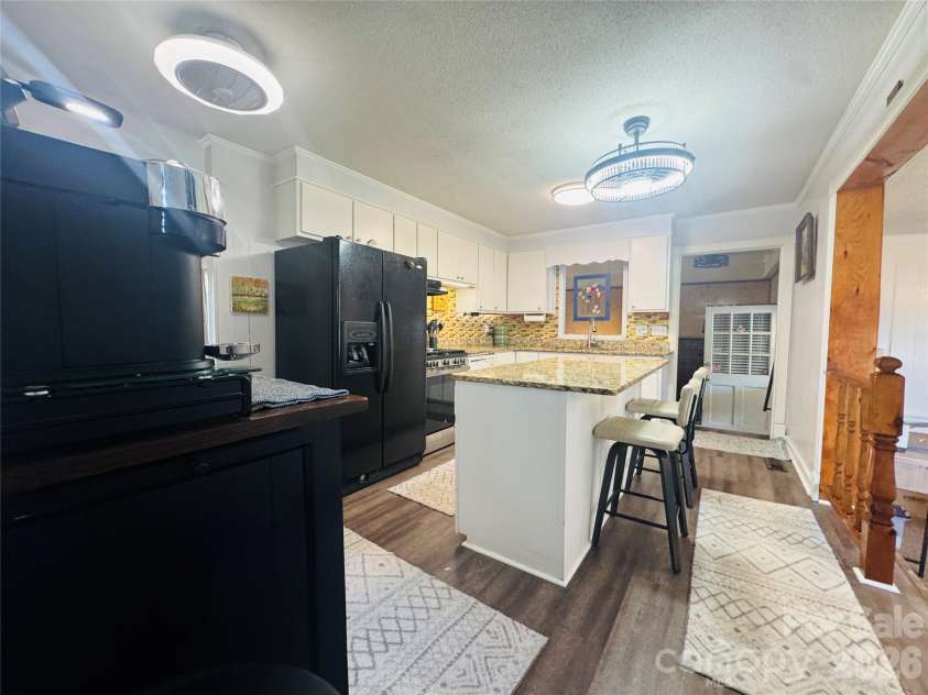 711 Simerson Road, Lexington, NC 27295.  MLS# CAR4366696, YatesRealty ID 20919. 