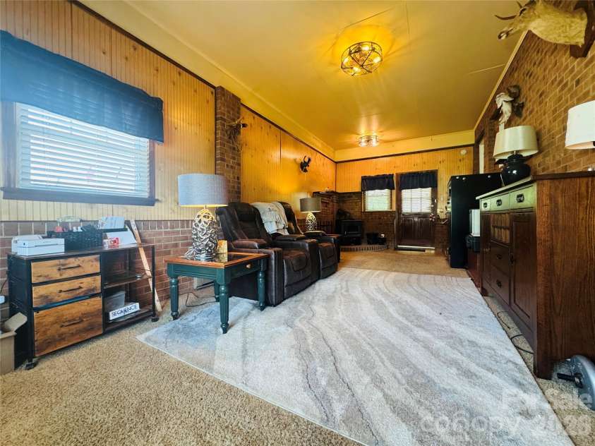 711 Simerson Road, Lexington, NC 27295.  MLS# CAR4366696, YatesRealty ID 20919. 