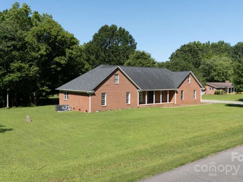 2765 Dogwood Circle, Rock Hill, SC 29732.  MLS# CAR4272107, YatesRealty ID 20920. 