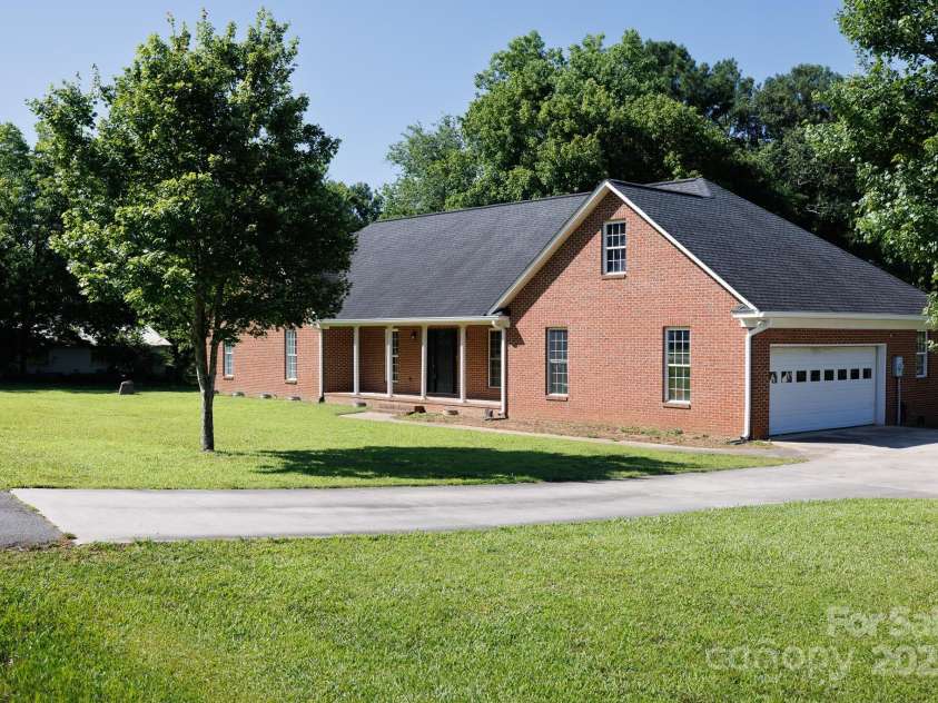 2765 Dogwood Circle, Rock Hill, SC 29732.  MLS# CAR4272107, YatesRealty ID 20920. 