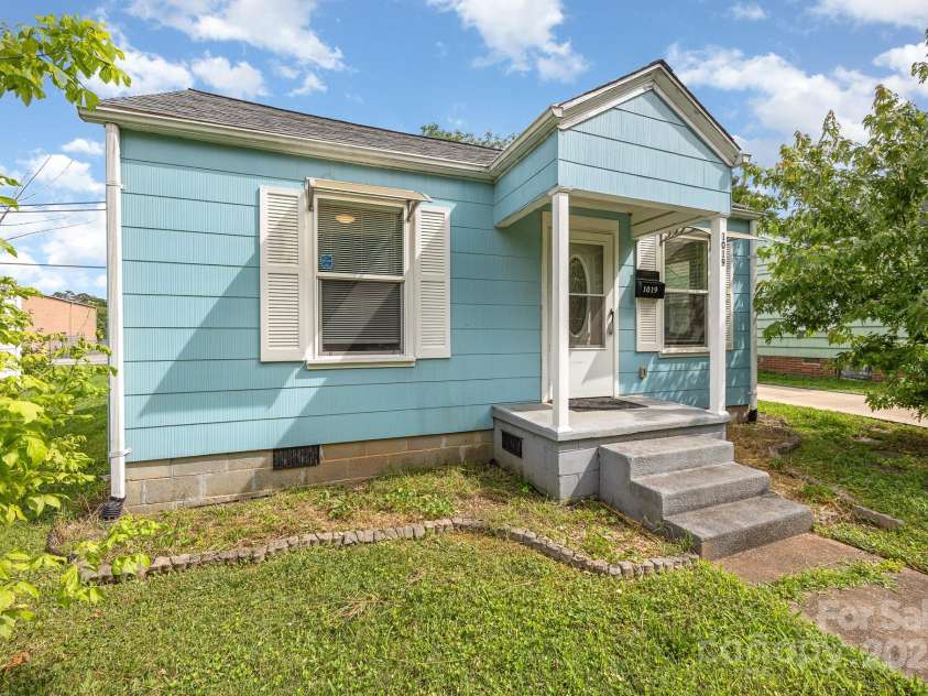 1019 Richard Street, Salisbury, NC 28144.  MLS# CAR4273070, YatesRealty ID 20921. 