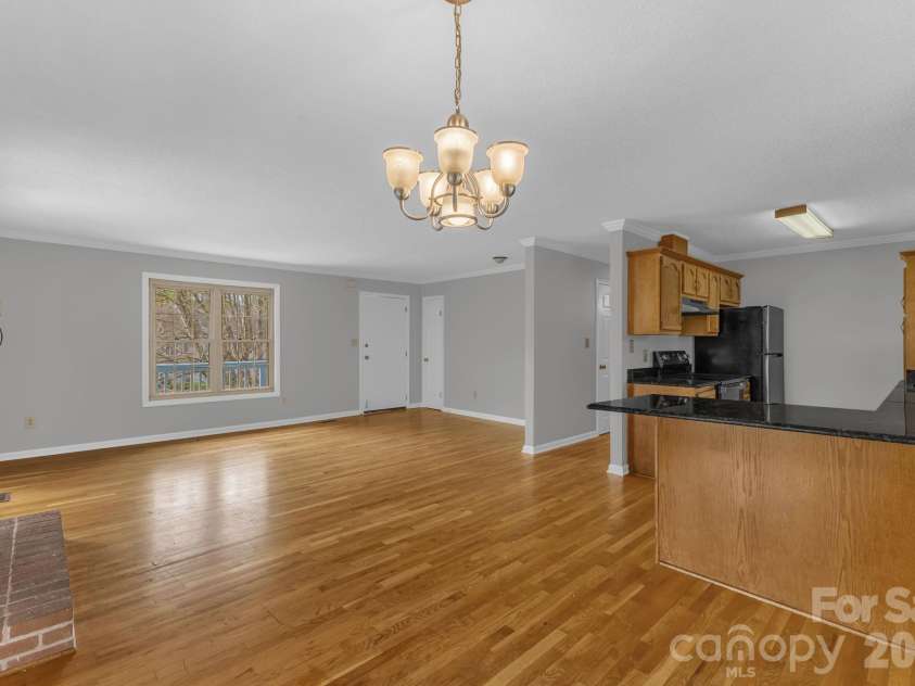 147 Elkwood Road, Asheville, NC 28804.  MLS# CAR4366440, YatesRealty ID 20921. 