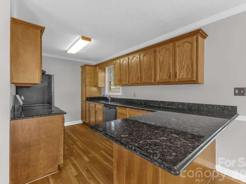 147 Elkwood Road, Asheville, NC 28804.  MLS# CAR4366440, YatesRealty ID 20921. 