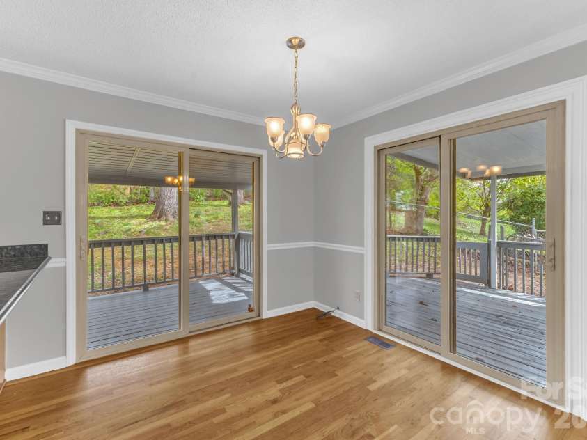 147 Elkwood Road, Asheville, NC 28804.  MLS# CAR4366440, YatesRealty ID 20921. 
